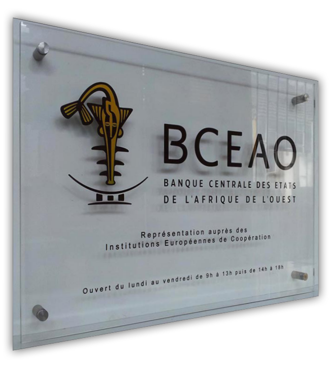 exemple de plaque professionnelle en plexiglas